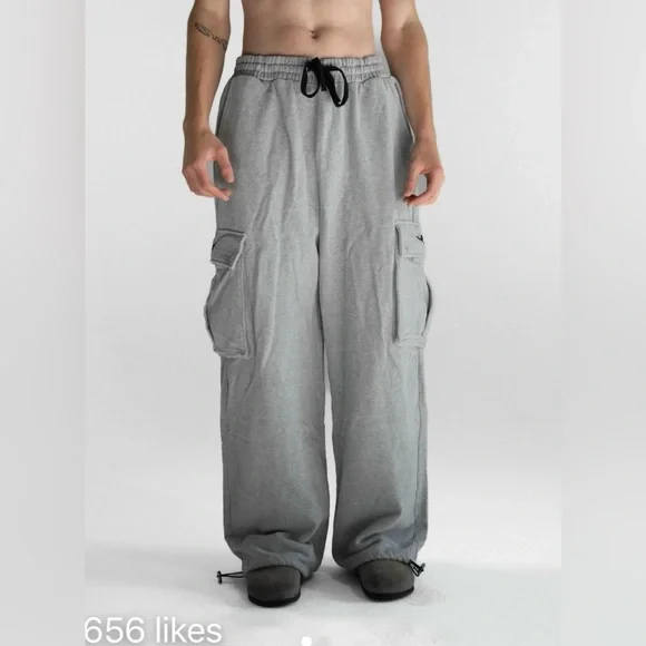 【BAON】[unisex] Dimella Banding Bermuda Cargo Sweatpants BAGGY CARGO SWEATPANTS - BEIGE – DRMERS CLUB